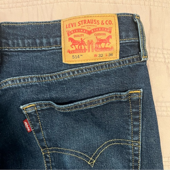 Levi's Men's 514 Straight Fit Dark Blue Jeans - Picture 3 of 7